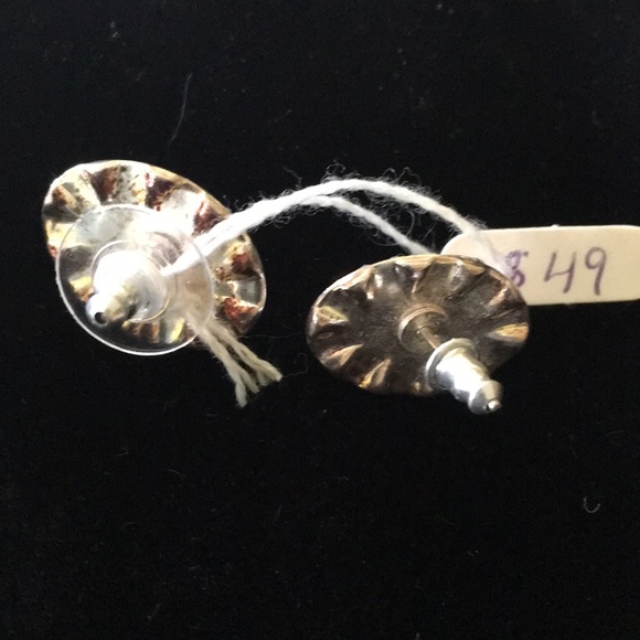 Earrings - Picture 2 of 3